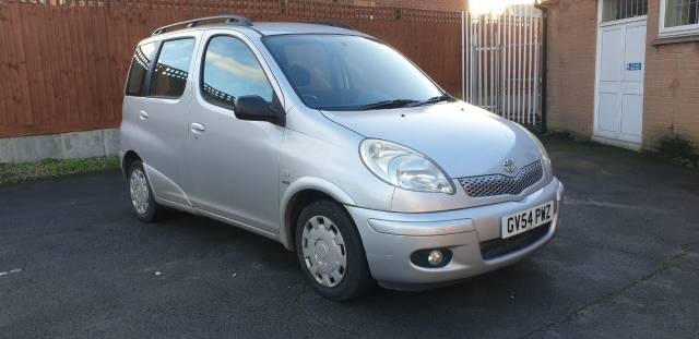 Toyota Yaris Verso 1.3 VVTi T Spirit 5dr MPV Petrol Silver